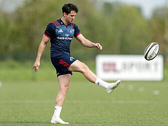 Van Graan won't risk Carbery o...